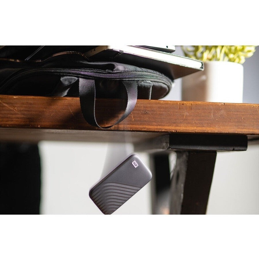 Sandisk WDBAGF0020BGY-WESN WD MyPassport 2TB Solid State Drive External Gray