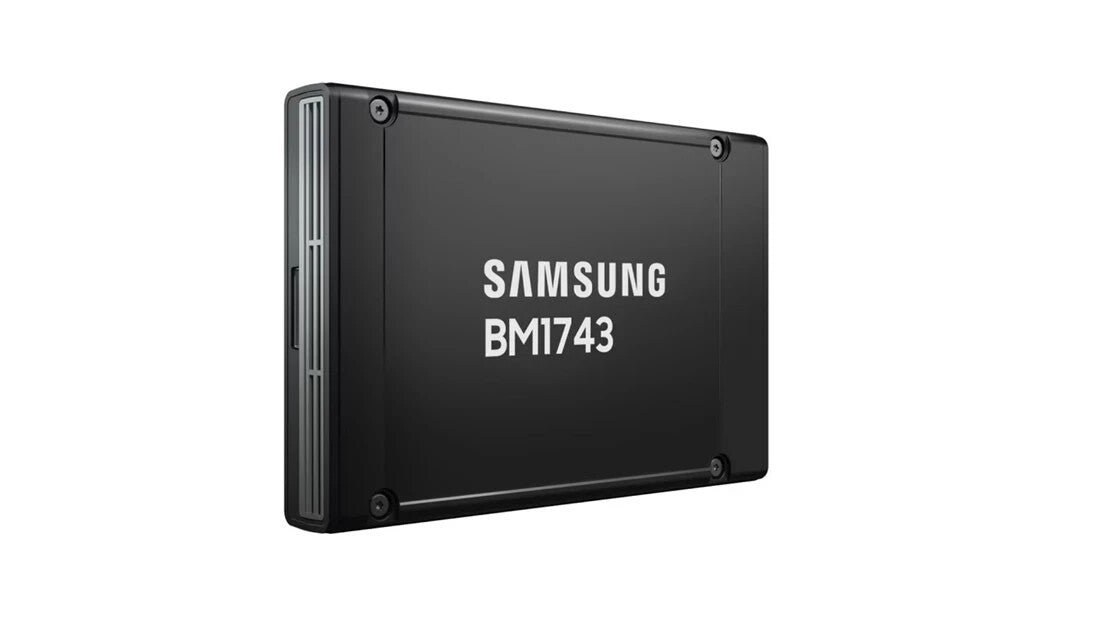 Samsung MZWMO30THCLF-00AW7 BM1743 30.72TB 2.5-inch U.2 PCI Express Gen.4 x4 SSD